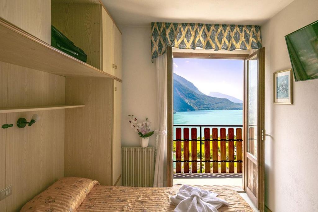 Hotel Aurora Molveno Exterior foto