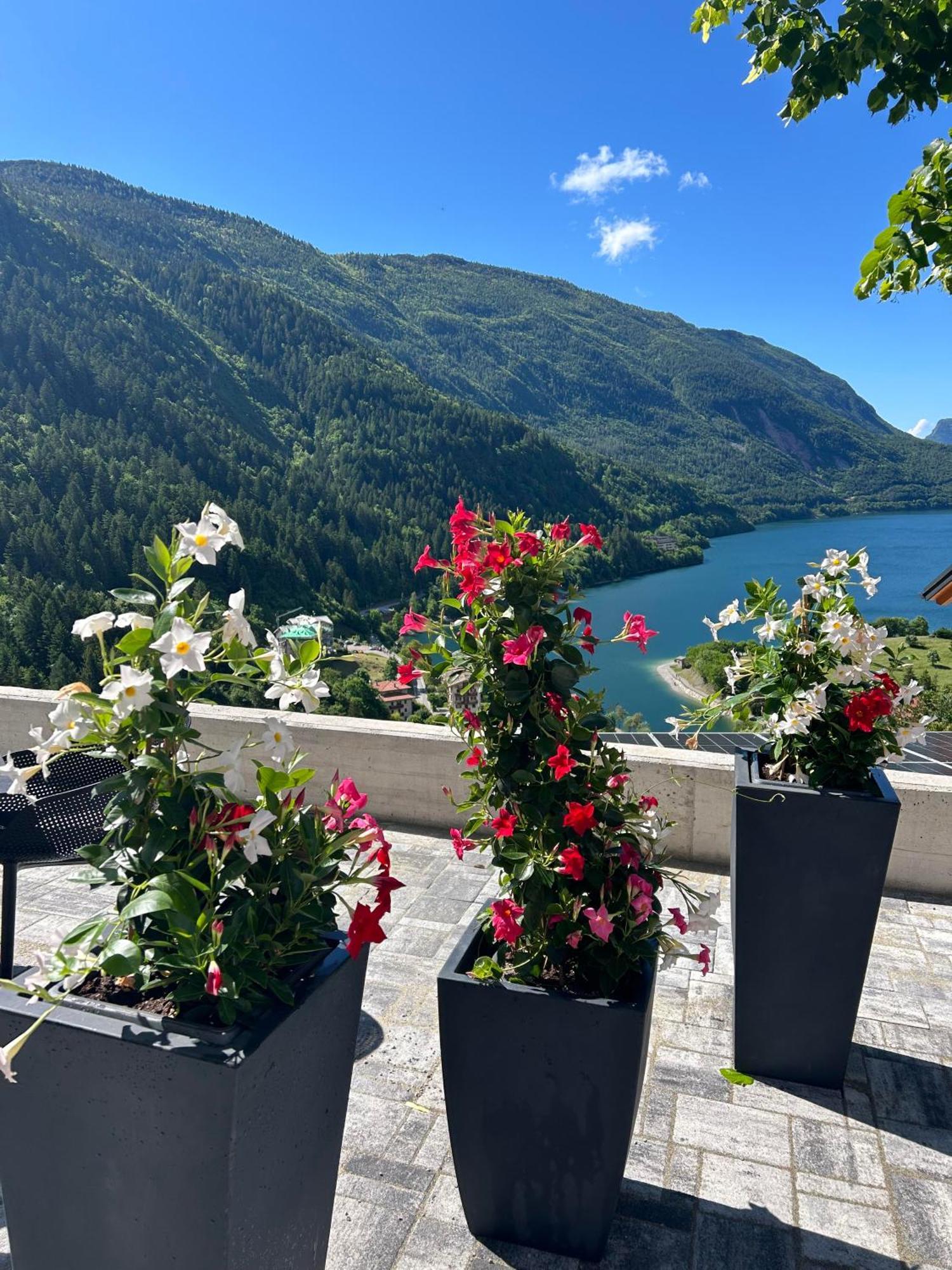 Hotel Aurora Molveno Exterior foto